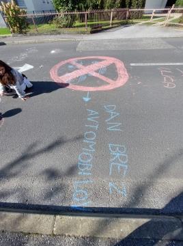 4. Dan brez avtomobila in zaprta ulica v Puconcih.
